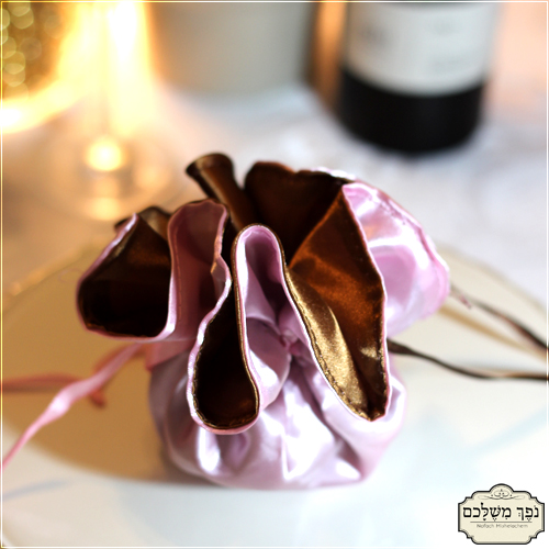 תיק סאטן מרהיב - מזכרות לאורחים בבריתה