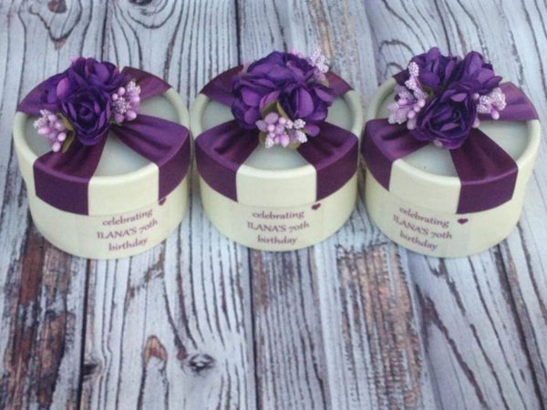 קופסא עגולה ויוקרתית בסגול - מזכרת לאורחים בחתונה מזכרת לאורחים בשבת חתן מזכרת לאורחים בחינה מתנות לאורחים בחתונה מתנות לאורחים בחינה מתנה לאורחים בחתונה מזכרות לאירועים