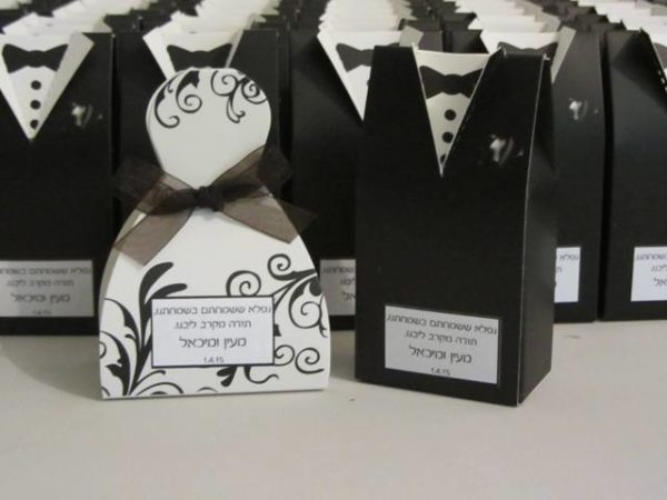 חתן וכלה עם עיטורים שחורים - מזכרת לאורחים בחתונה מזכרות לאורחים בחתונה מתנה לאורחים בחתונה מתנות לאורחים בחתונה מזכרות לאירועים