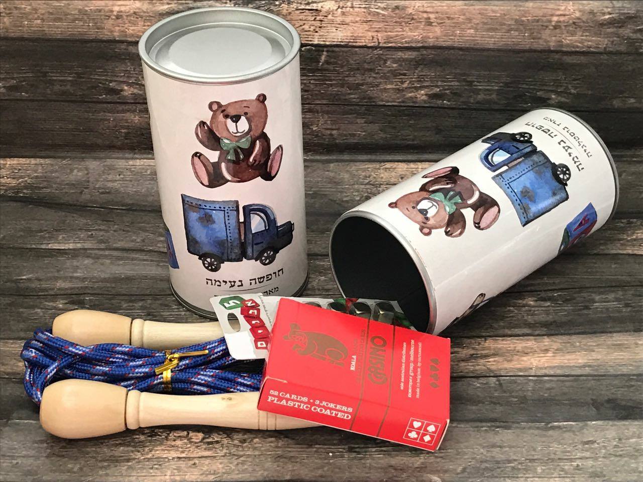 מארז נוסטלגיה - גליל משחקים שאהבנו - נופך משלכם - מתנות לעובדים - מזכרות ללקוחות מתנות לסוף שנה מתנות לתחילת שנה
